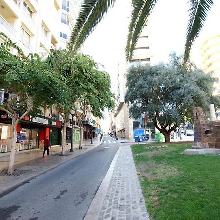 Ferienwohnung Lujoso Y Espacioso Piso En El Corazon De Alicante Con Hidromasaje Exterior foto