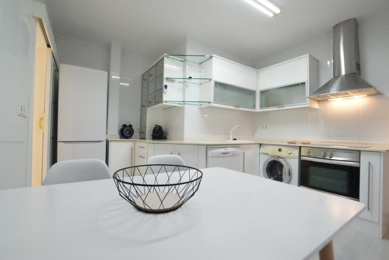 Ferienwohnung Lujoso Y Espacioso Piso En El Corazon De Alicante Con Hidromasaje Exterior foto