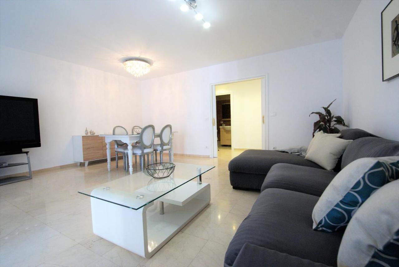 Ferienwohnung Lujoso Y Espacioso Piso En El Corazon De Alicante Con Hidromasaje Exterior foto