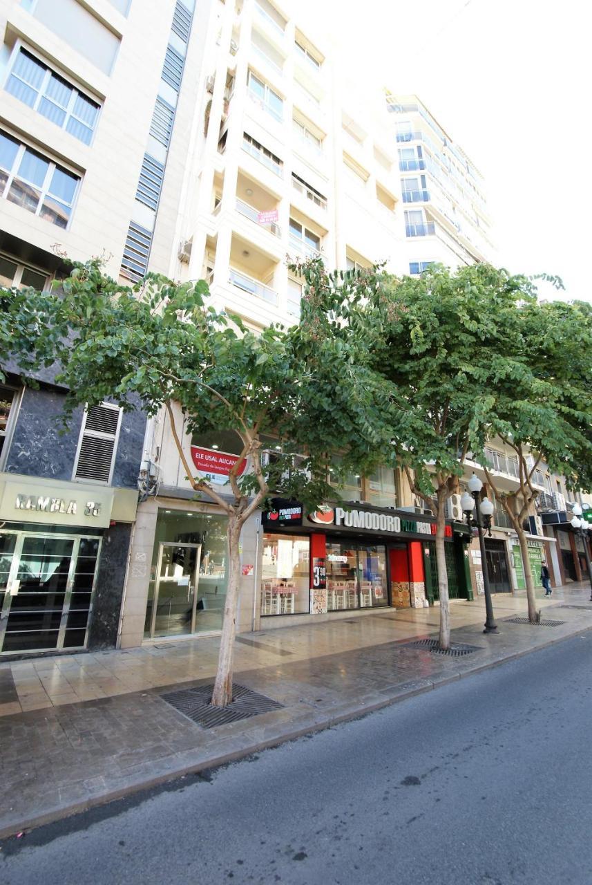 Ferienwohnung Lujoso Y Espacioso Piso En El Corazon De Alicante Con Hidromasaje Exterior foto