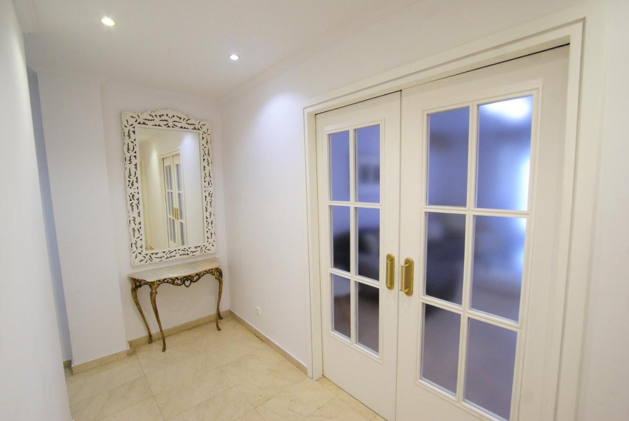 Ferienwohnung Lujoso Y Espacioso Piso En El Corazon De Alicante Con Hidromasaje Exterior foto