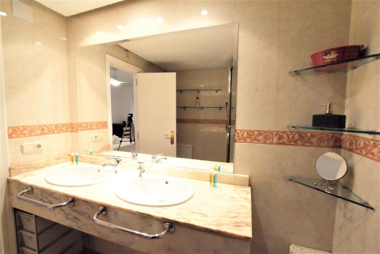 Ferienwohnung Lujoso Y Espacioso Piso En El Corazon De Alicante Con Hidromasaje Exterior foto