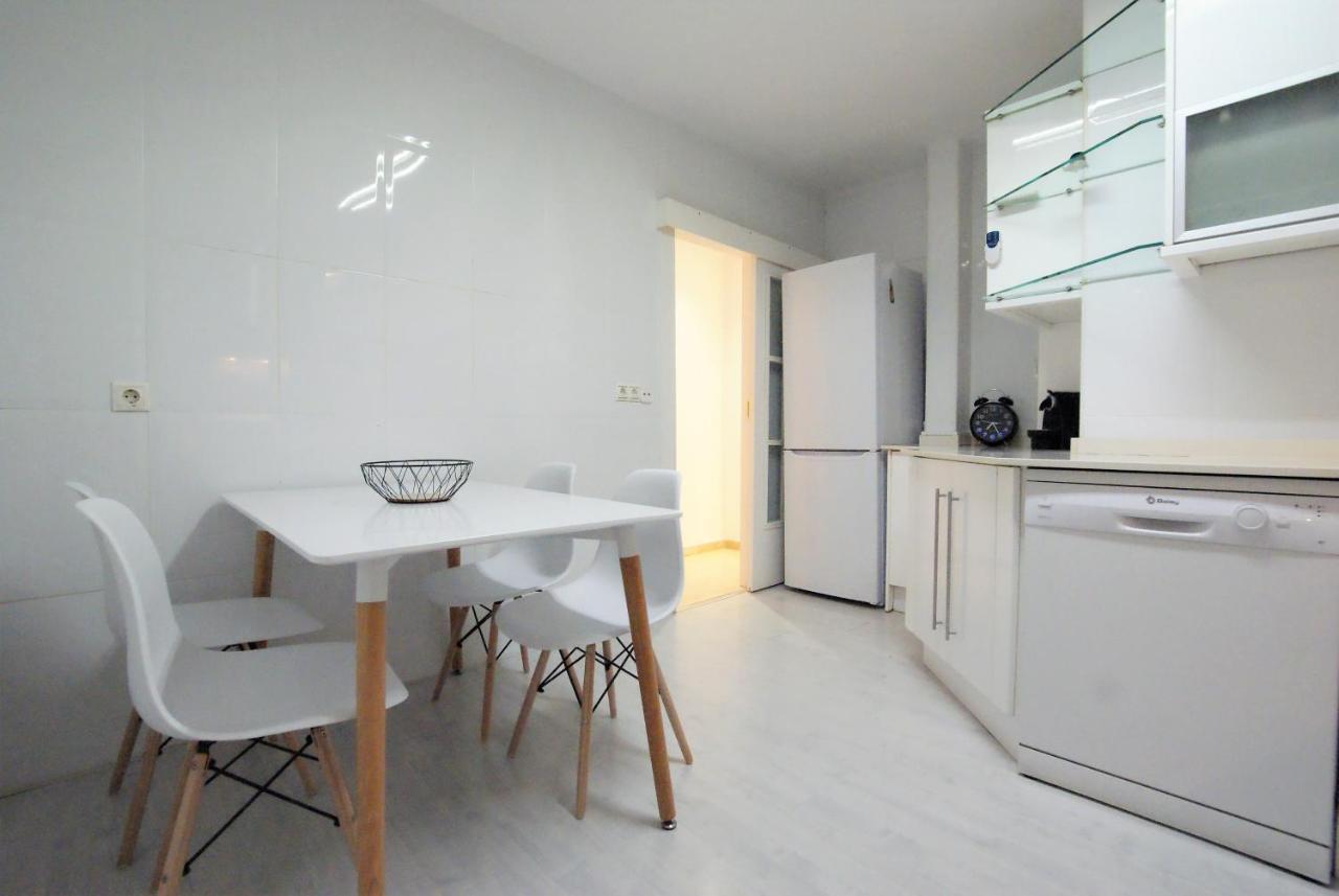 Ferienwohnung Lujoso Y Espacioso Piso En El Corazon De Alicante Con Hidromasaje Exterior foto