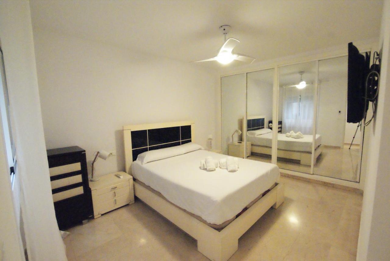 Ferienwohnung Lujoso Y Espacioso Piso En El Corazon De Alicante Con Hidromasaje Exterior foto