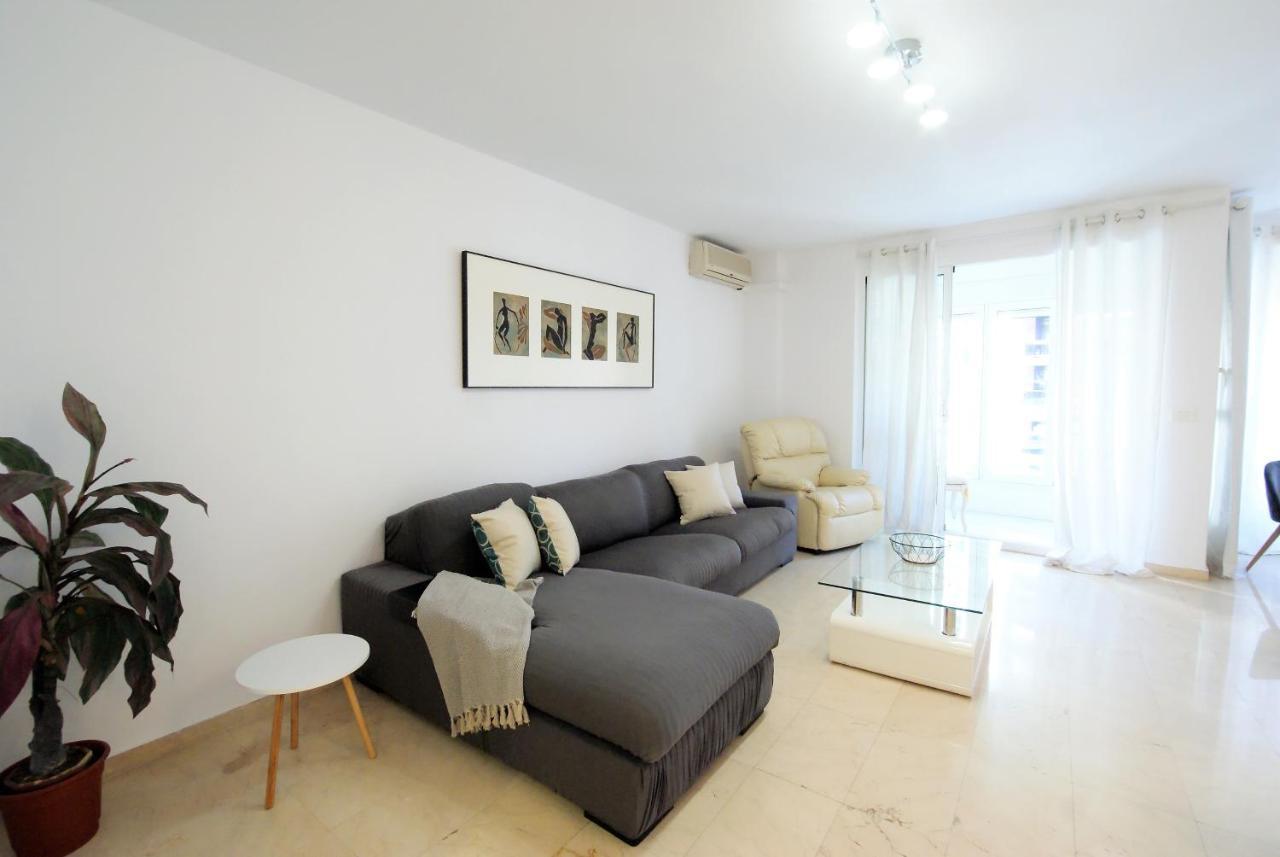 Ferienwohnung Lujoso Y Espacioso Piso En El Corazon De Alicante Con Hidromasaje Exterior foto